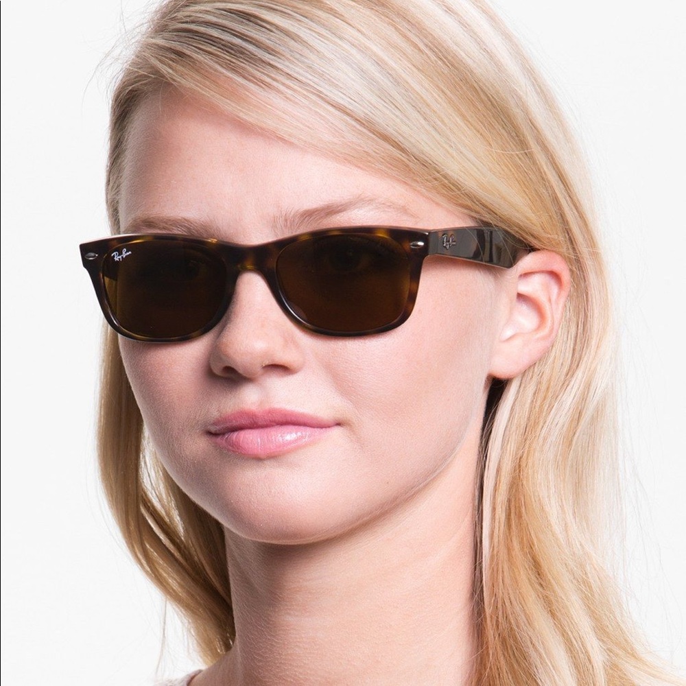 Ray Ban New Wayfarer sunglasses